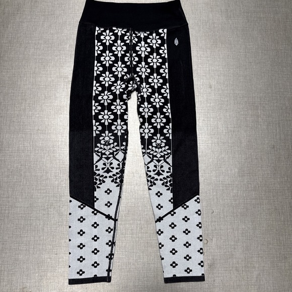 Free People Movement Women's Myoko Jacquard Base Leggings Size M/L - Picture 2 of 8